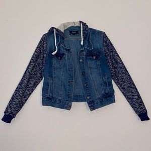 Bee & CeCi | Women’s Jean Jacket hoddie